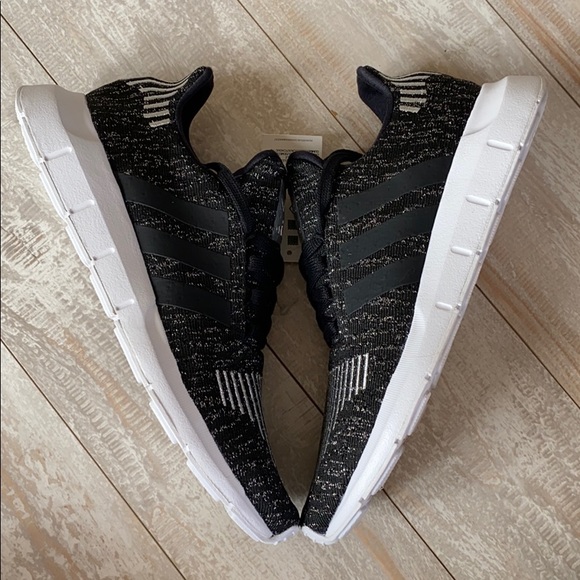 NWT Adidas swift run black silver - Picture 8 of 8